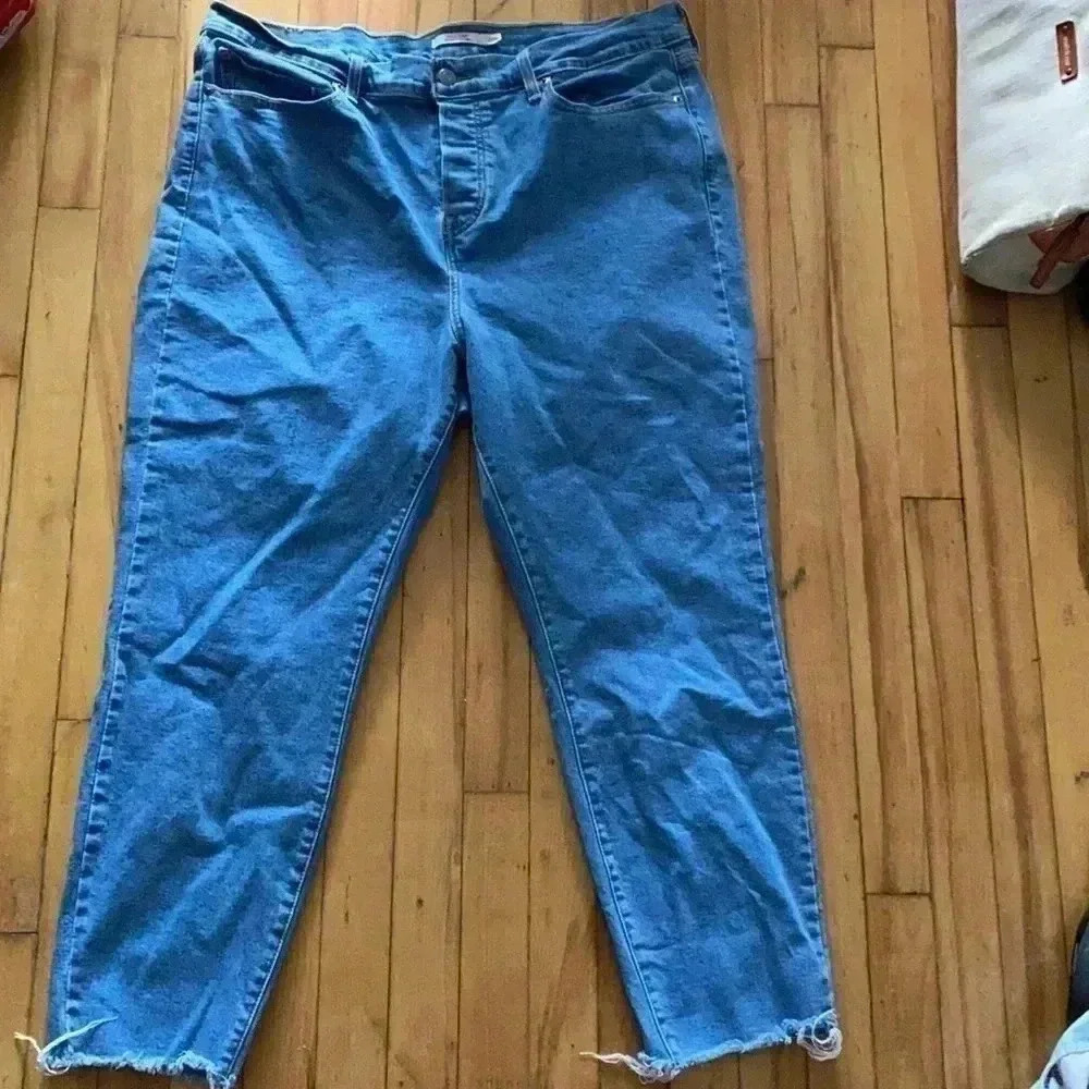 Wedgie‎  Levi’s jeans